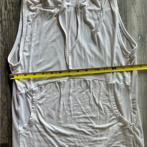 Fabletics Women’s White Sleeveless Hoodie Top Size XXS - Picture 3 of 7